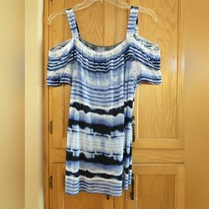 Super cute off the shoulder INC top large